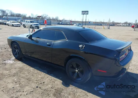 2016 Dodge Challenger Sxt z USA, uszkodzony, nr VIN 2C3CDZAG5GH200769